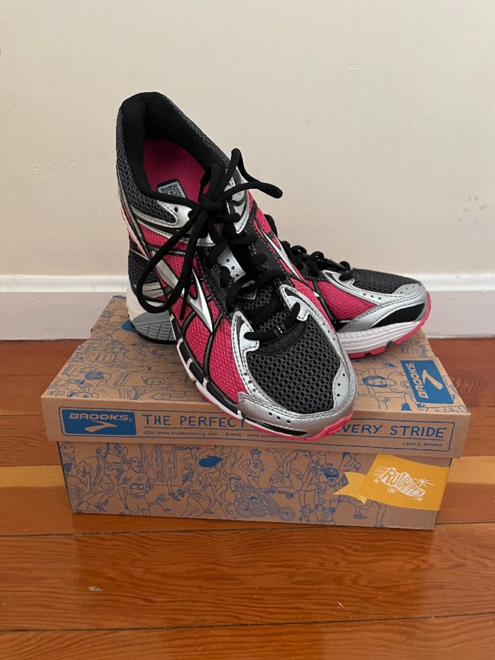 Brook's Vapor 10 Women's 8.5 Running Shoes in Honeysuckle